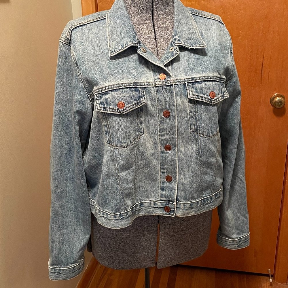 Gap Cropped Denim Jacket Like New XXL Light Wash Great Condition